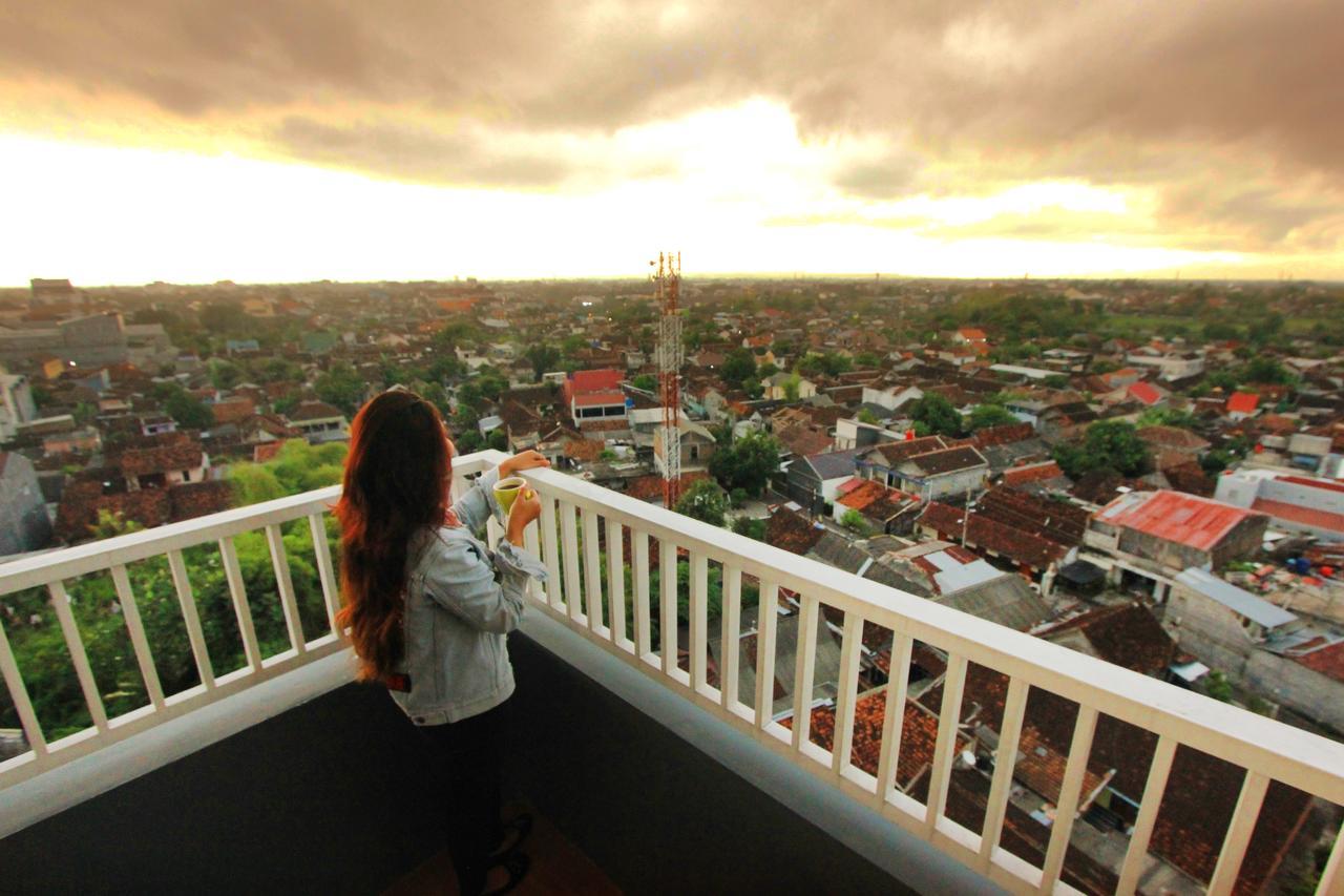 Uniq Hotel Yogyakarta Exterior foto