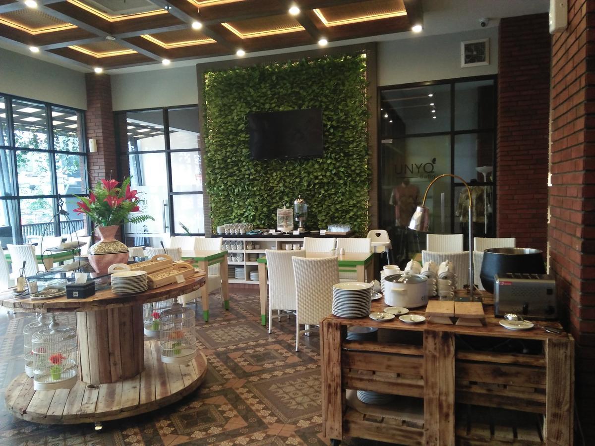 Uniq Hotel Yogyakarta Exterior foto